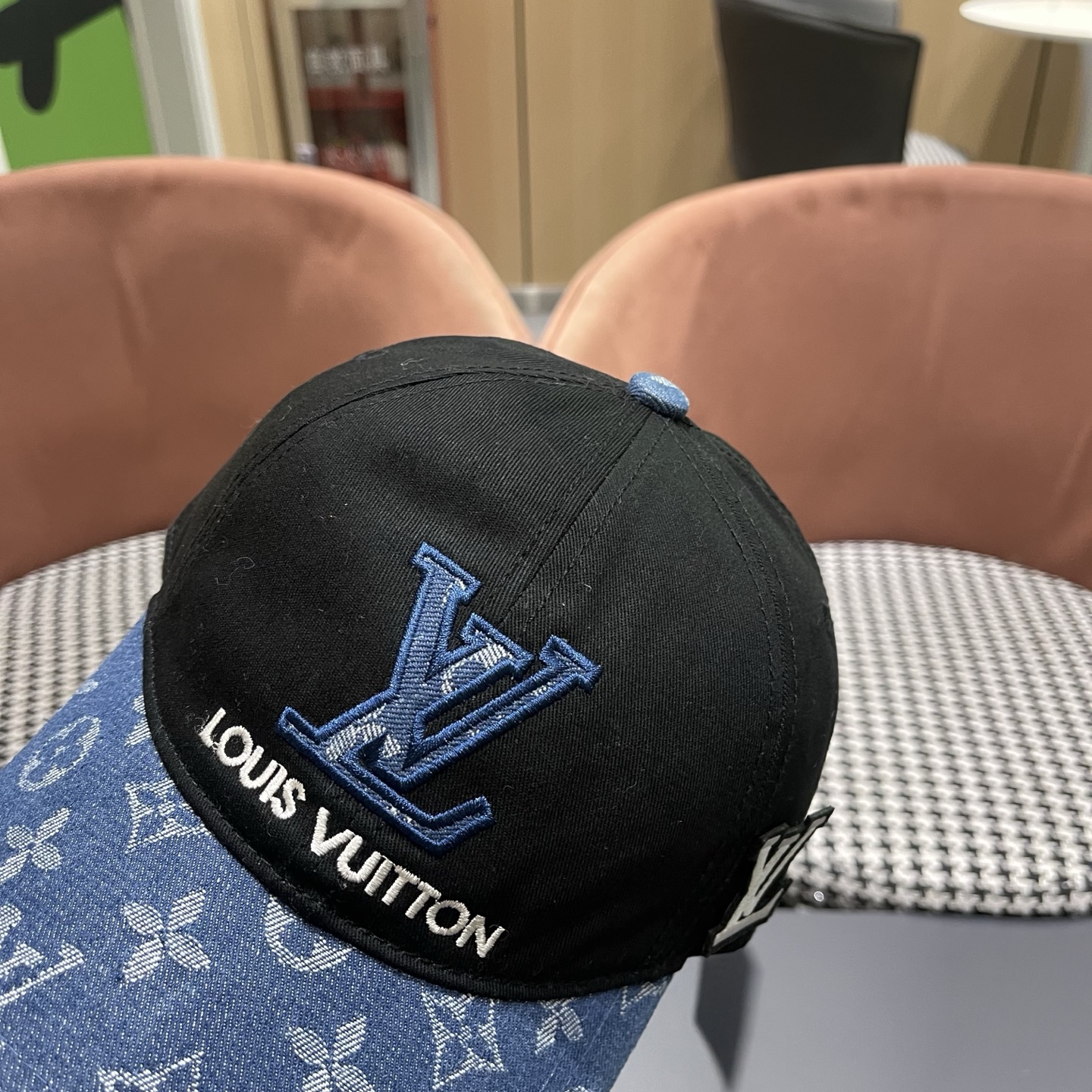 LV路易威登新款原单棒球帽，LV牛仔提花，专柜1:1开模订制，原版帆布面料 轻盈透气！质量超赞，基础头围