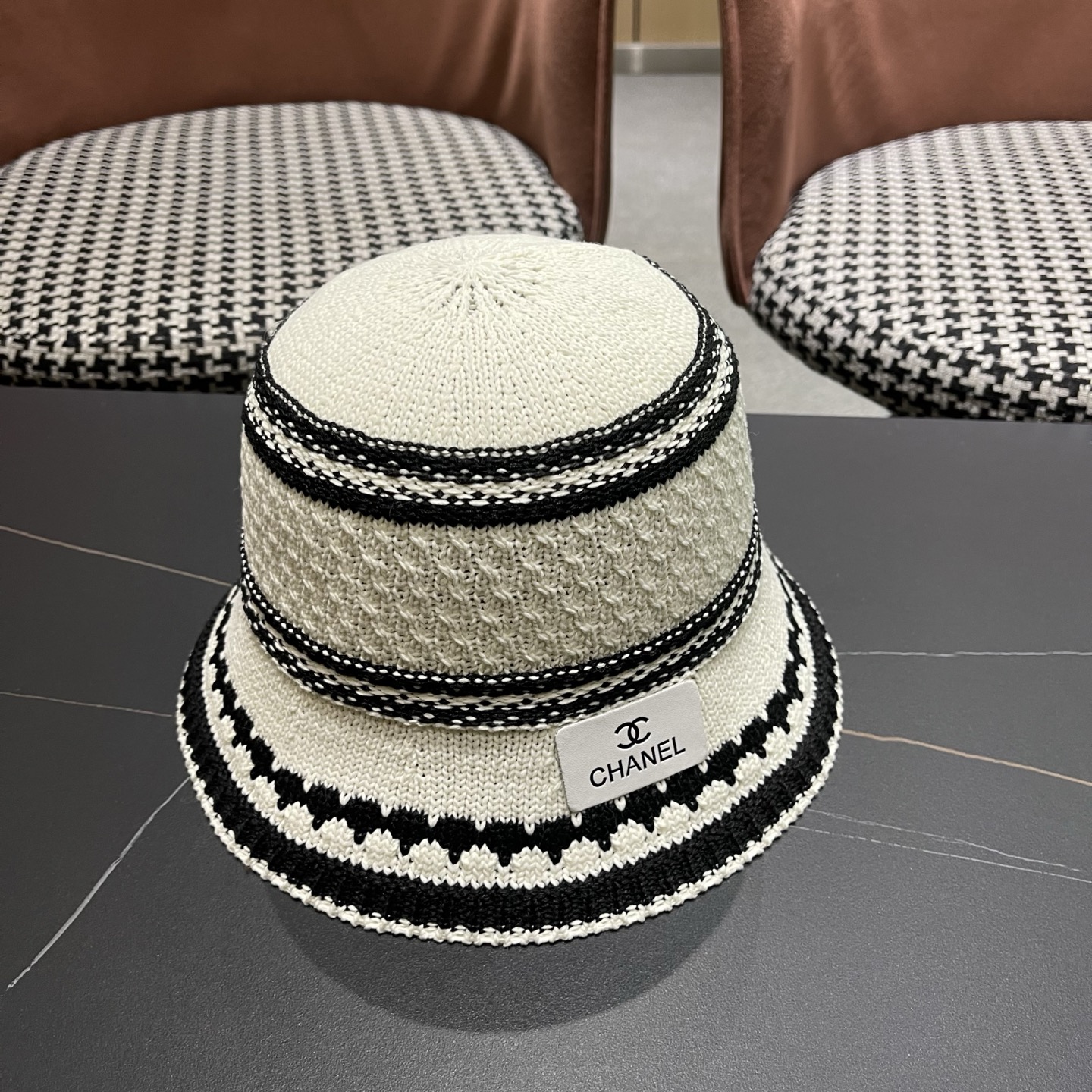 CHANEL香奈儿 夏季大檐防晒帽户外出游度假遮脸太阳帽草编撞色条纹镂空渔夫帽女