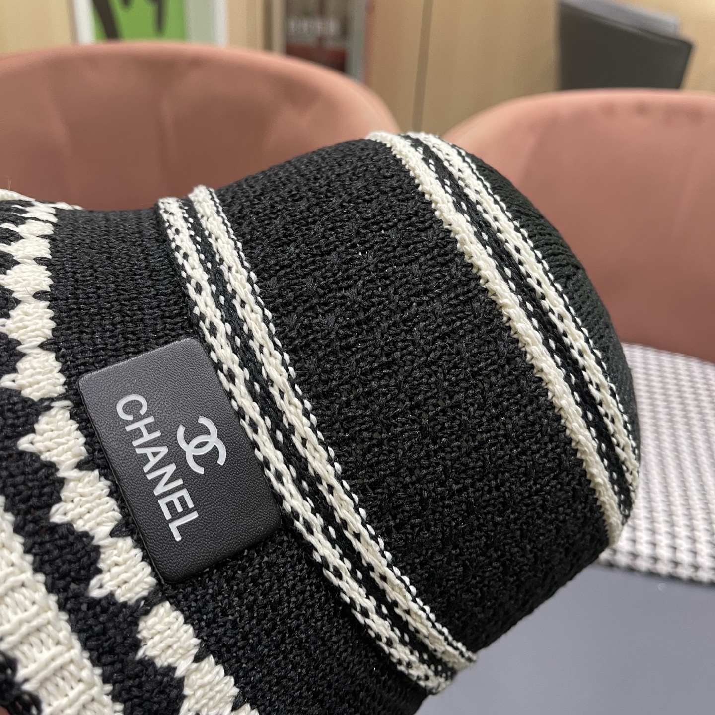 CHANEL香奈儿 夏季大檐防晒帽户外出游度假遮脸太阳帽草编撞色条纹镂空渔夫帽女