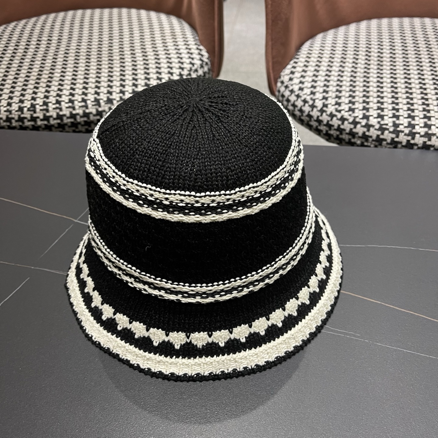 CHANEL香奈儿 夏季大檐防晒帽户外出游度假遮脸太阳帽草编撞色条纹镂空渔夫帽女