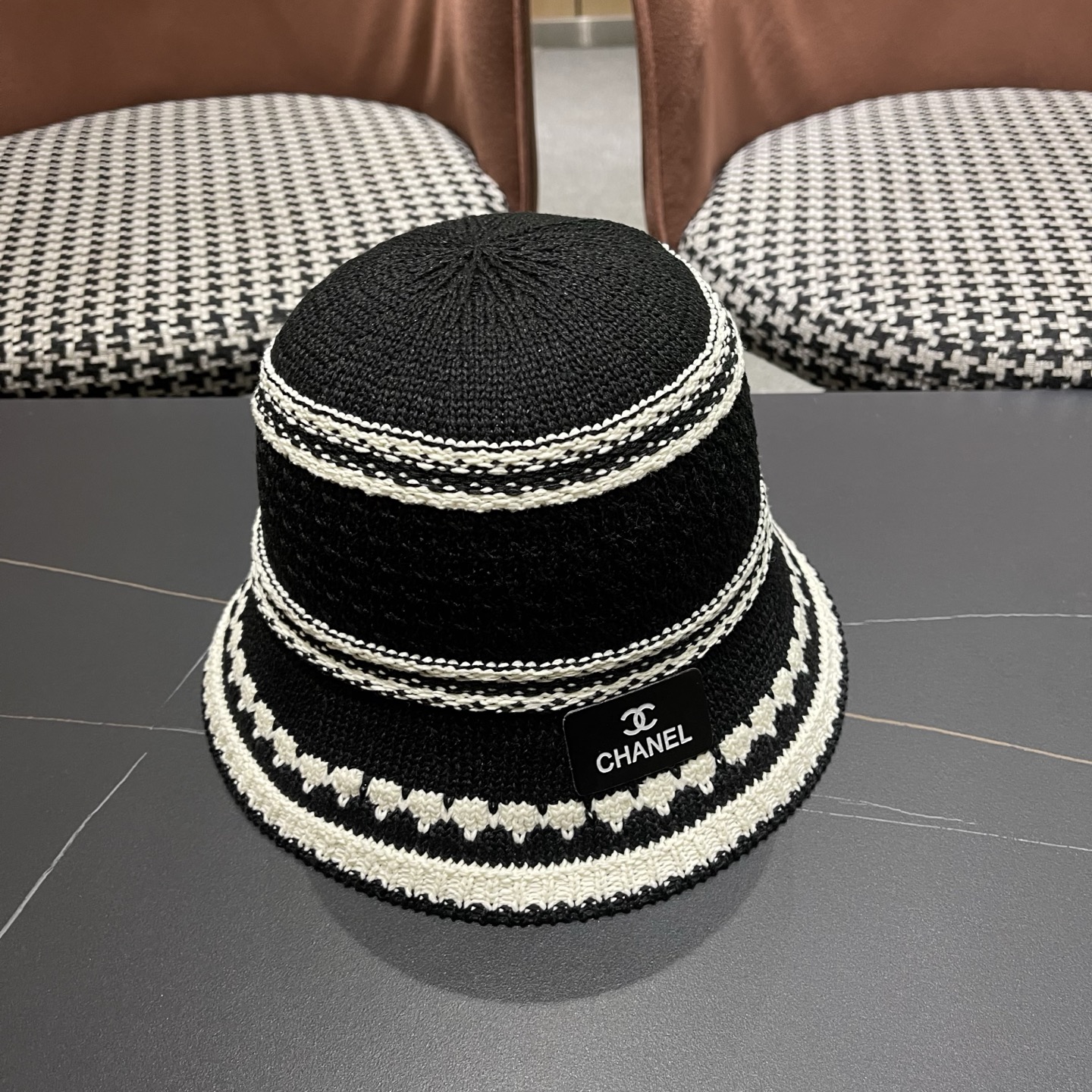 CHANEL香奈儿 夏季大檐防晒帽户外出游度假遮脸太阳帽草编撞色条纹镂空渔夫帽女
