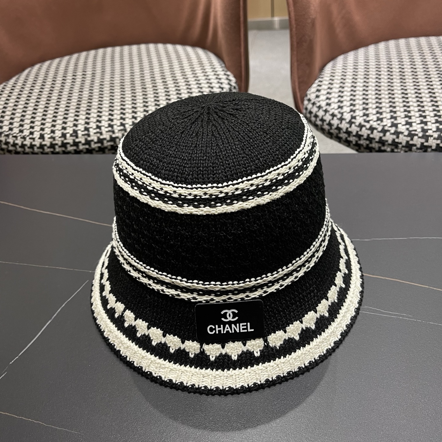 CHANEL香奈儿 夏季大檐防晒帽户外出游度假遮脸太阳帽草编撞色条纹镂空渔夫帽女