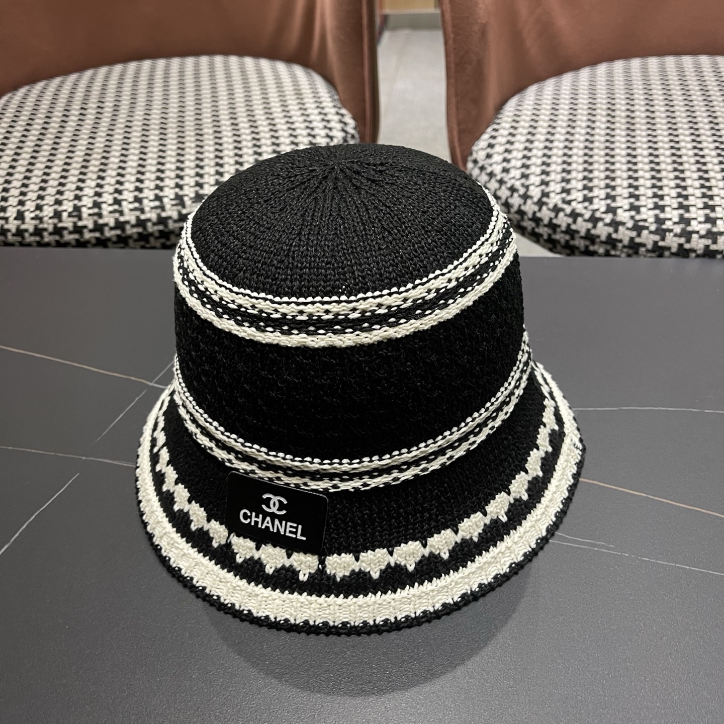 CHANEL香奈儿 夏季大檐防晒帽户外出游度假遮脸太阳帽草编撞色条纹镂空渔夫帽女
