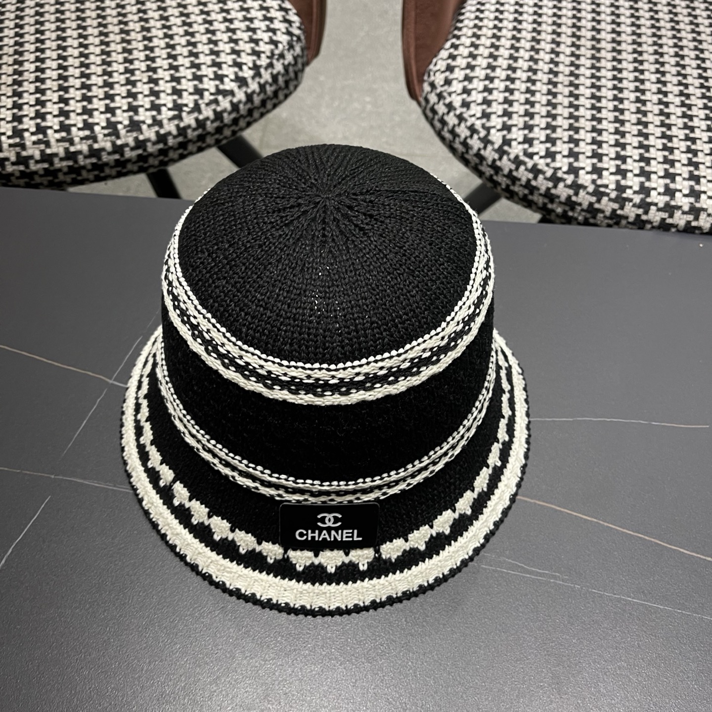 CHANEL香奈儿 夏季大檐防晒帽户外出游度假遮脸太阳帽草编撞色条纹镂空渔夫帽女