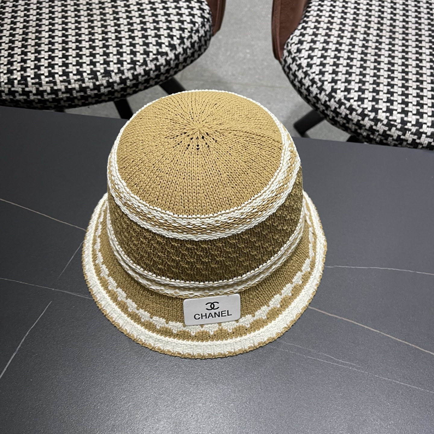 CHANEL香奈儿 夏季大檐防晒帽户外出游度假遮脸太阳帽草编撞色条纹镂空渔夫帽女