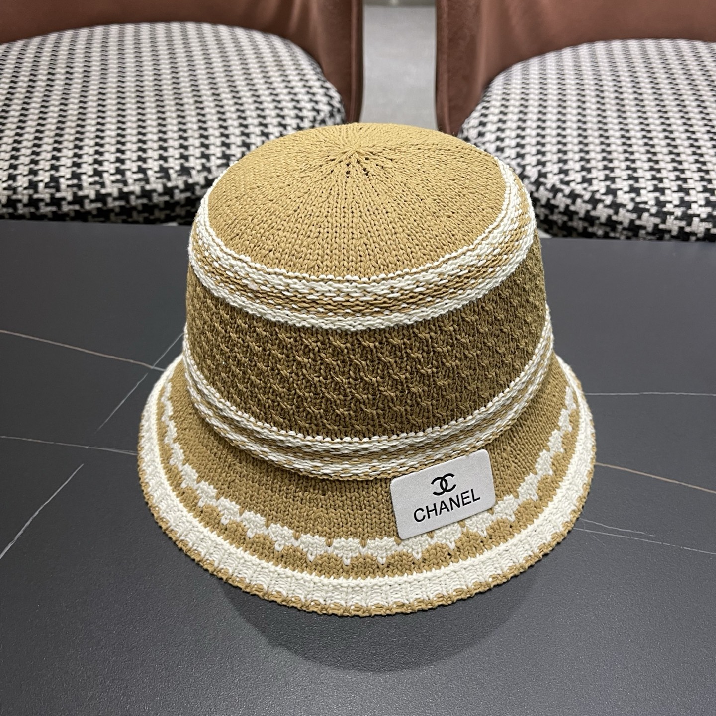 CHANEL香奈儿 夏季大檐防晒帽户外出游度假遮脸太阳帽草编撞色条纹镂空渔夫帽女