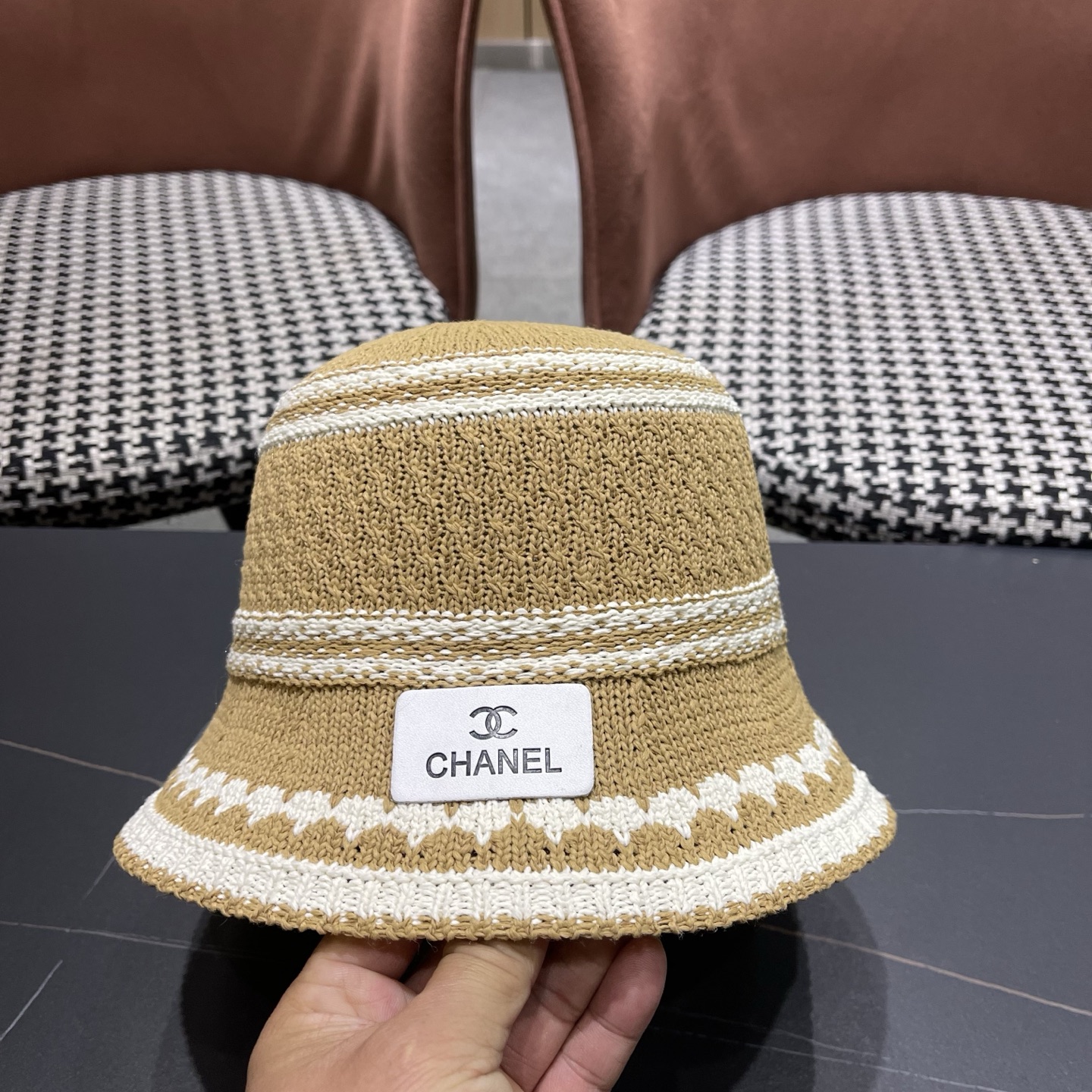 CHANEL香奈儿 夏季大檐防晒帽户外出游度假遮脸太阳帽草编撞色条纹镂空渔夫帽女