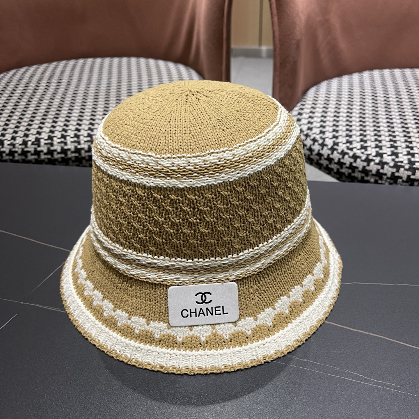 CHANEL香奈儿 夏季大檐防晒帽户外出游度假遮脸太阳帽草编撞色条纹镂空渔夫帽女