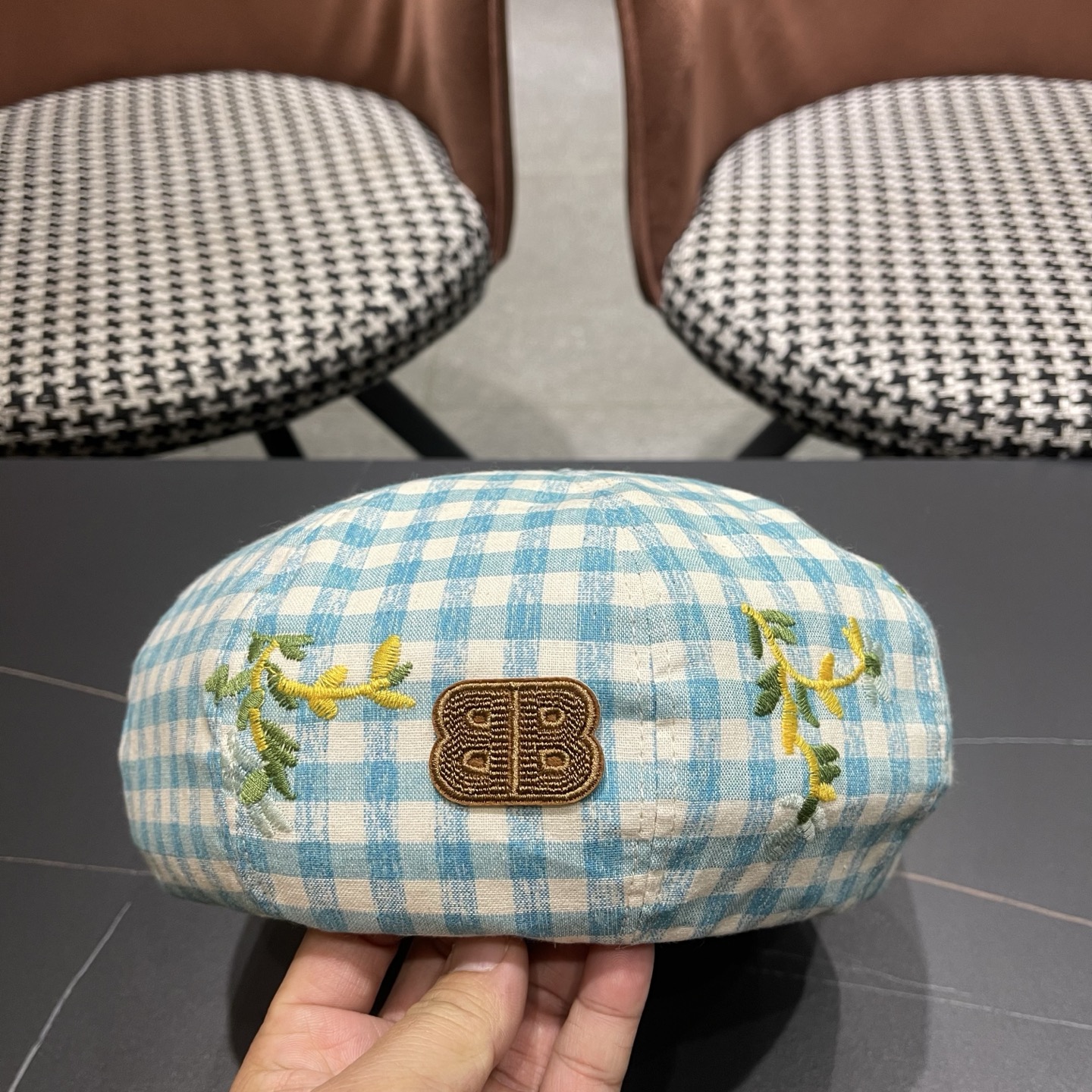 Balenciaga巴黎世家格子刺绣女春夏防晒大帽檐显脸小百搭遮阳贝雷帽