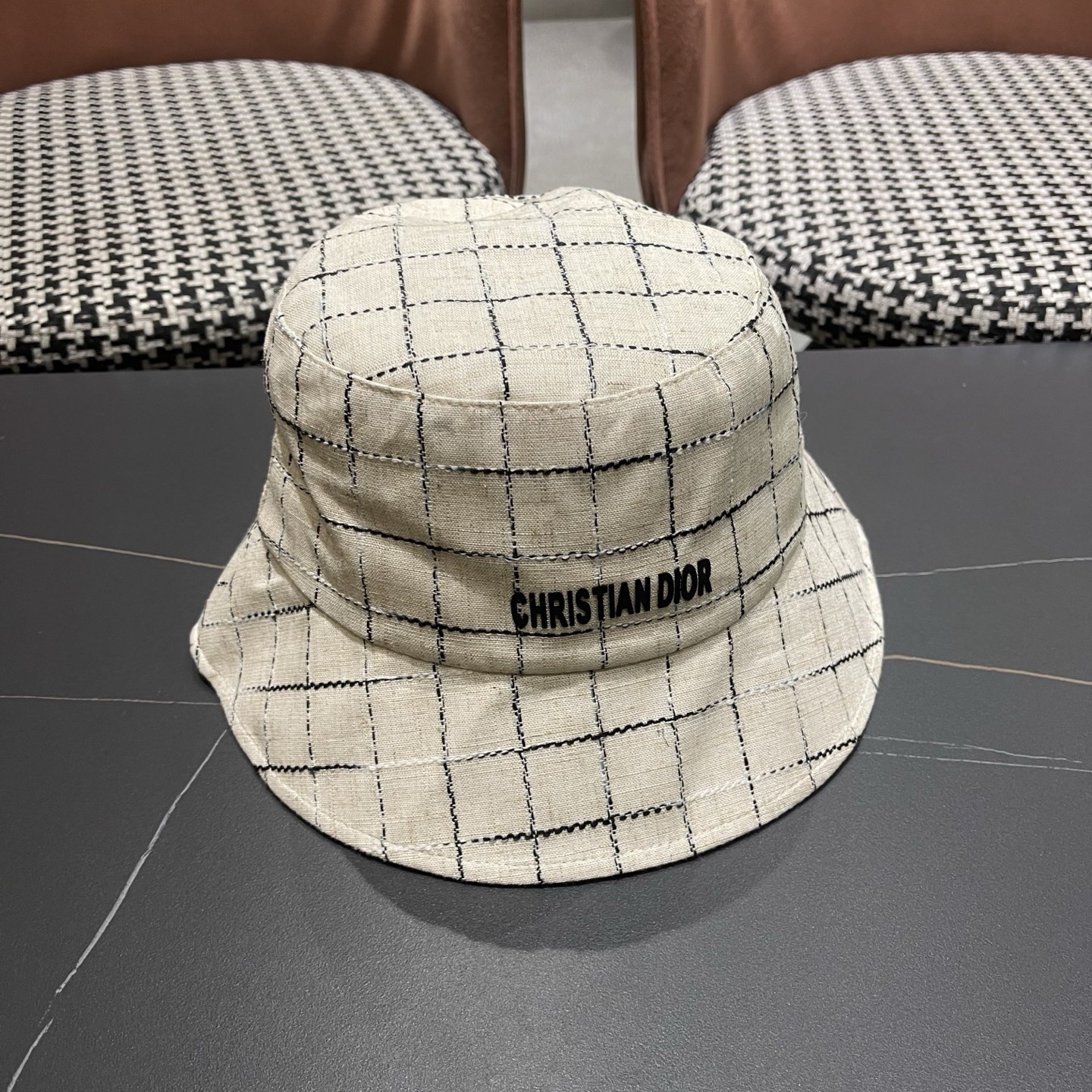 迪奥Dior 格纹渔夫帽子女新款百搭显脸小盆帽素颜出街水桶