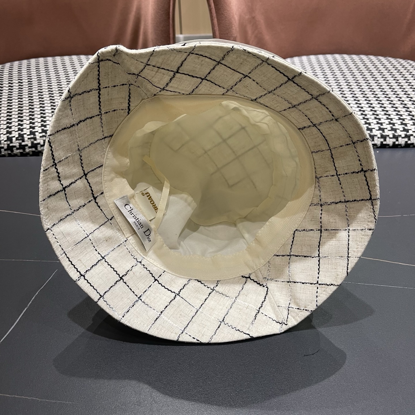 迪奥Dior 格纹渔夫帽子女新款百搭显脸小盆帽素颜出街水桶