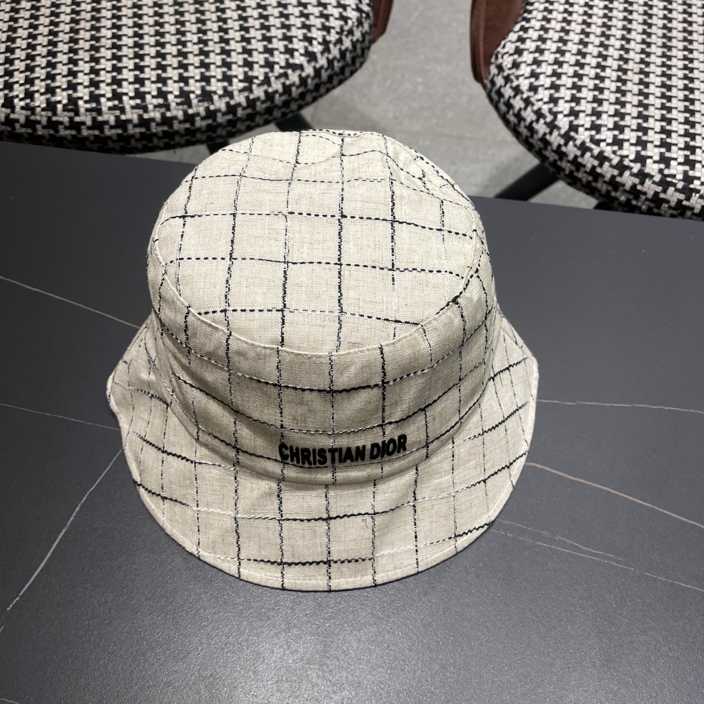 迪奥Dior 格纹渔夫帽子女新款百搭显脸小盆帽素颜出街水桶