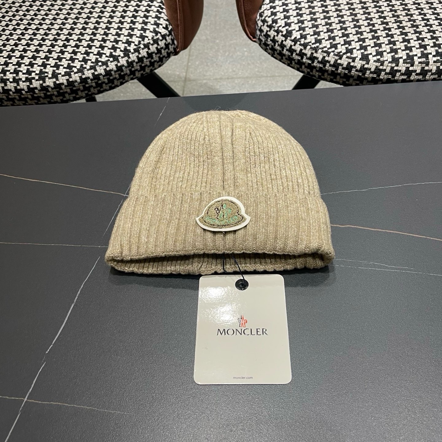 MONCLER（蒙口）秋冬季新款毛线帽户外休闲保暖套头帽弹力针织帽男女款冷帽子
