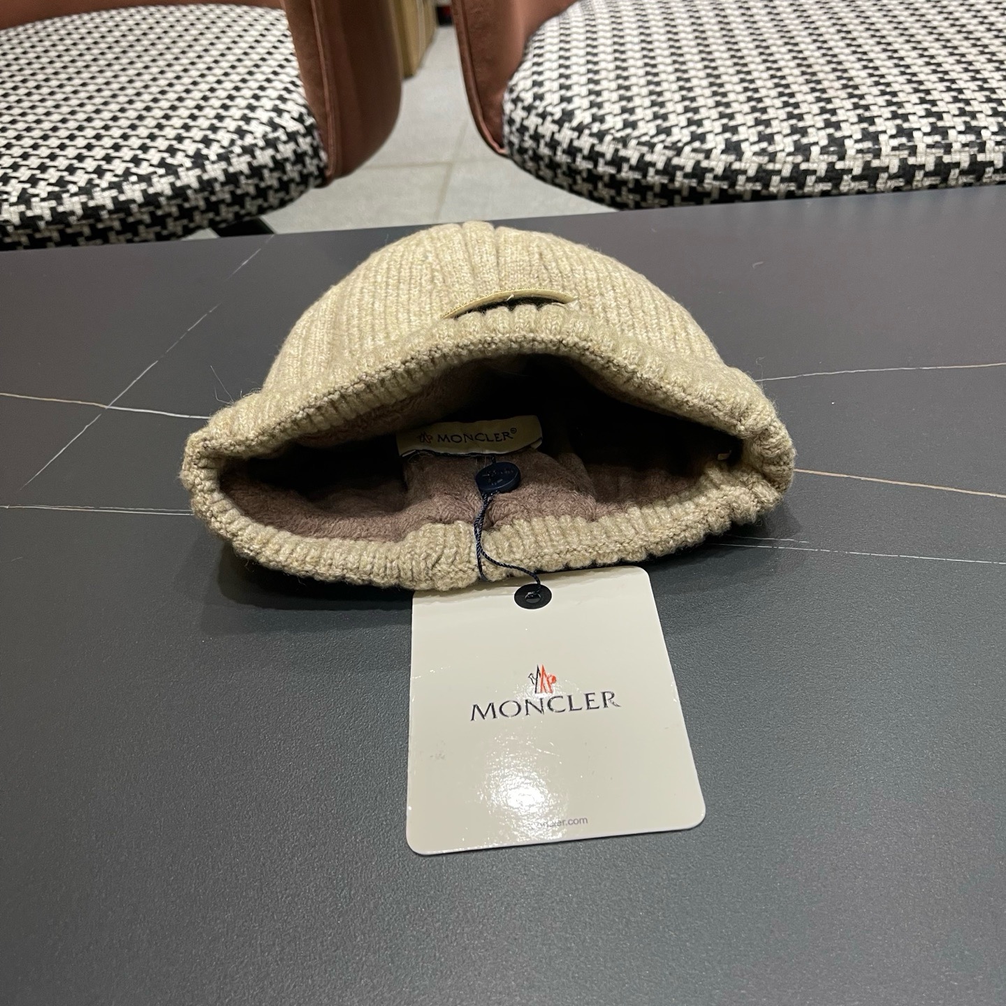 MONCLER（蒙口）秋冬季新款毛线帽户外休闲保暖套头帽弹力针织帽男女款冷帽子