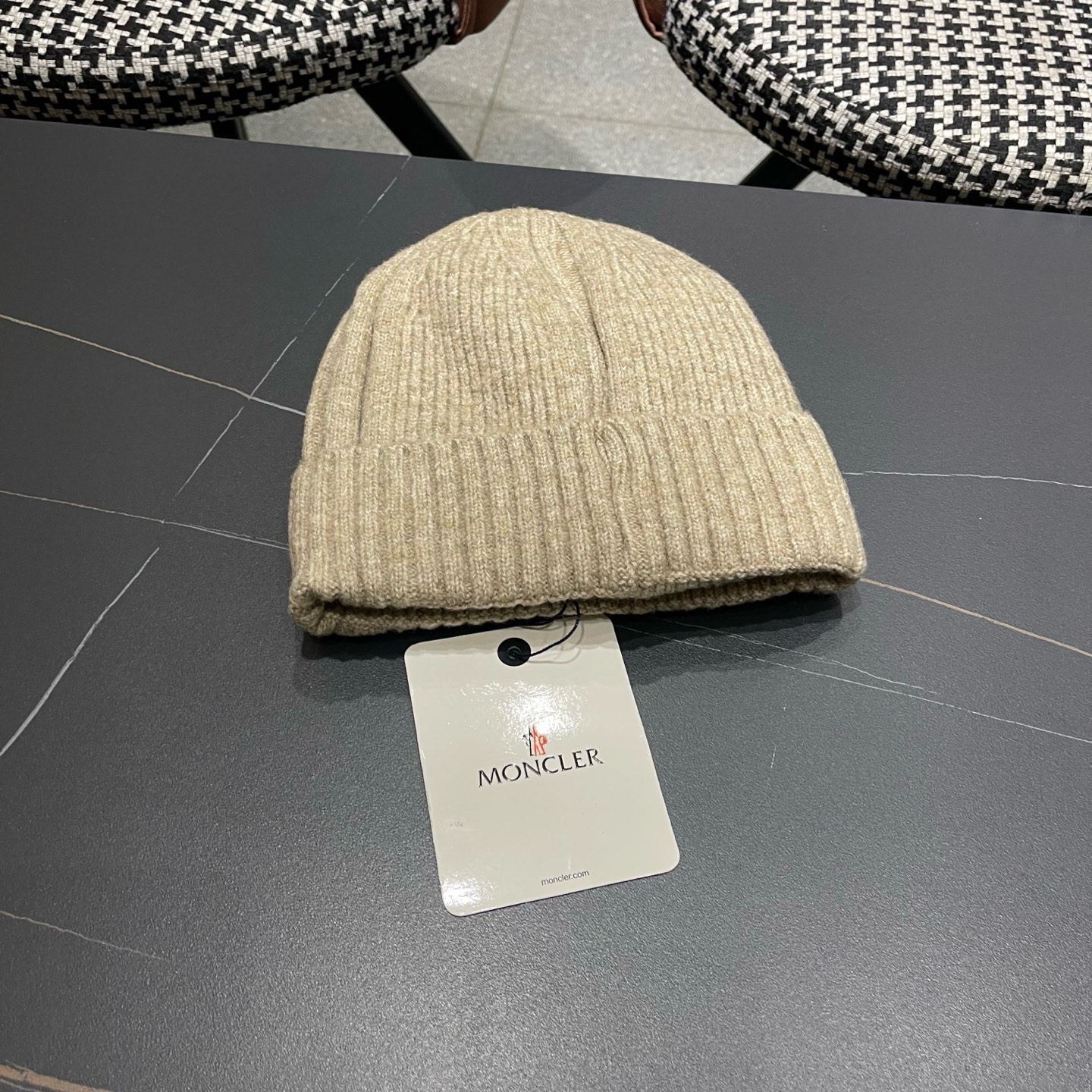 MONCLER（蒙口）秋冬季新款毛线帽户外休闲保暖套头帽弹力针织帽男女款冷帽子