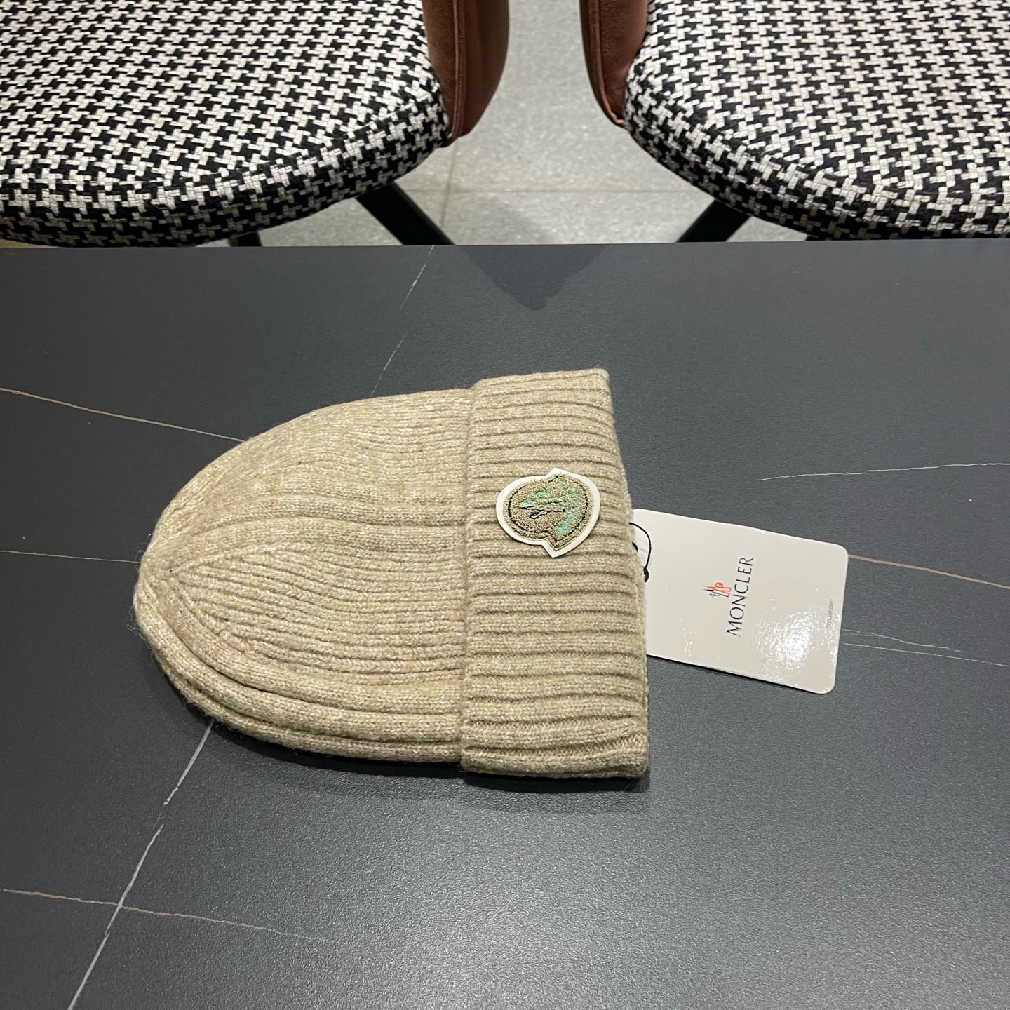 MONCLER（蒙口）秋冬季新款毛线帽户外休闲保暖套头帽弹力针织帽男女款冷帽子