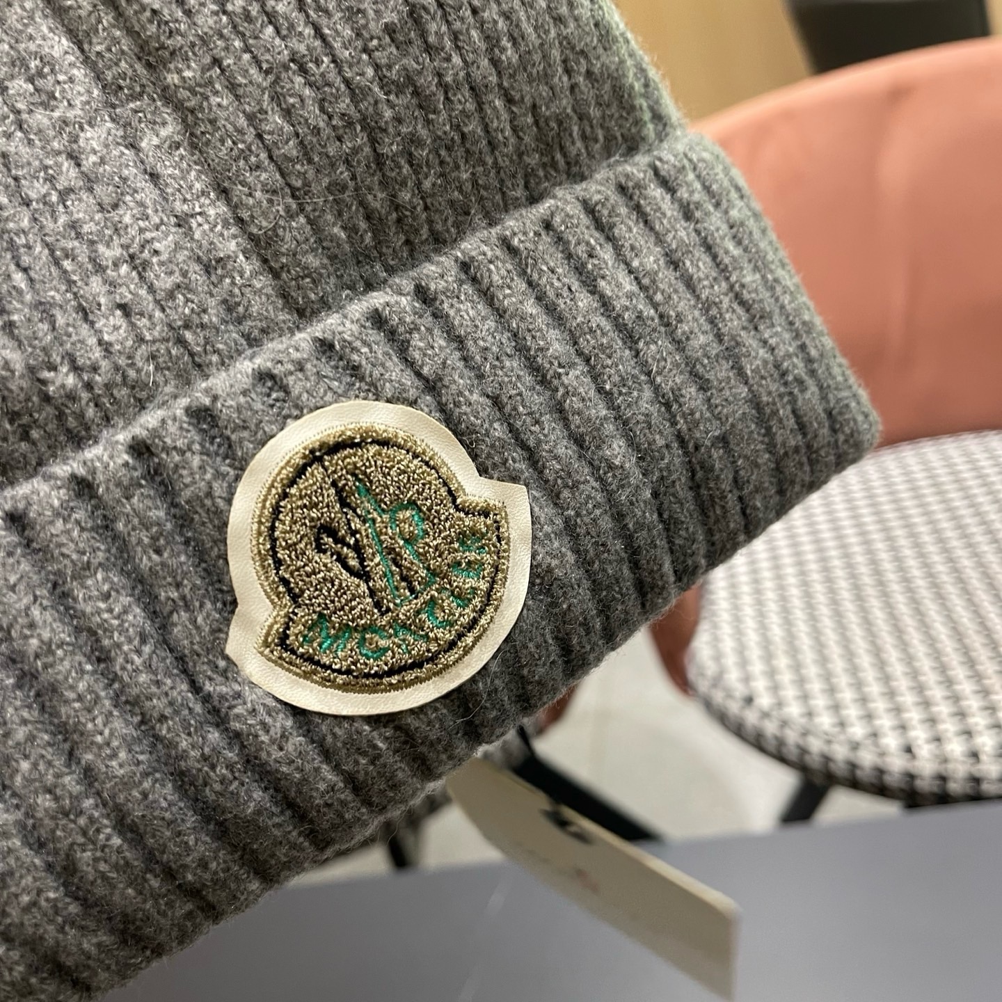 MONCLER（蒙口）秋冬季新款毛线帽户外休闲保暖套头帽弹力针织帽男女款冷帽子