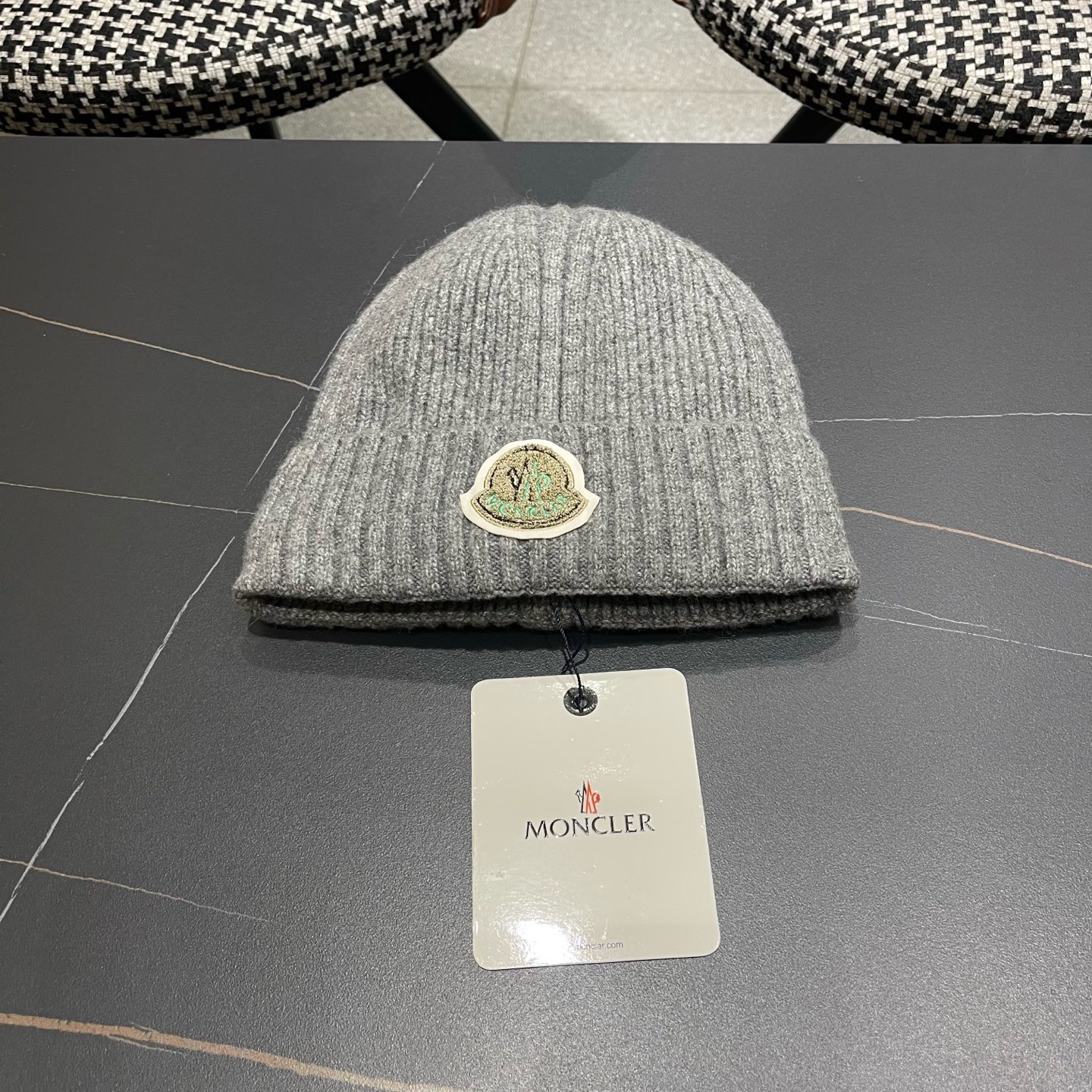 MONCLER（蒙口）秋冬季新款毛线帽户外休闲保暖套头帽弹力针织帽男女款冷帽子