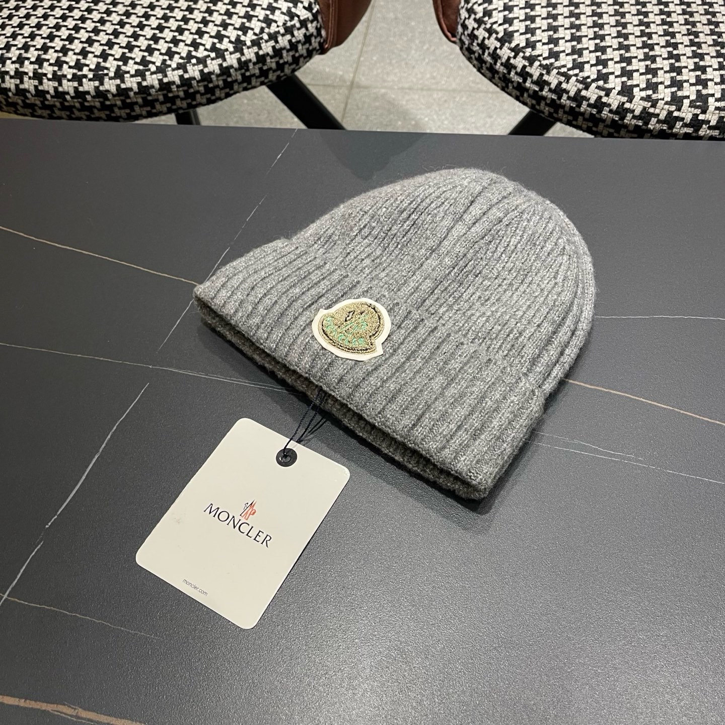 MONCLER（蒙口）秋冬季新款毛线帽户外休闲保暖套头帽弹力针织帽男女款冷帽子