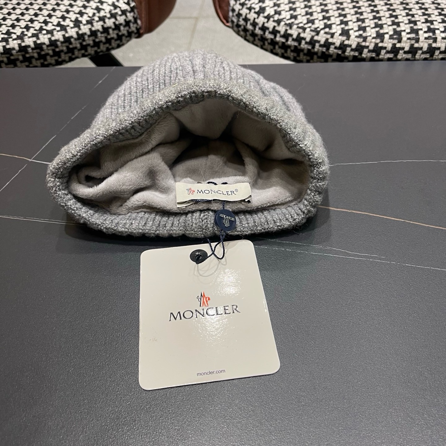 MONCLER（蒙口）秋冬季新款毛线帽户外休闲保暖套头帽弹力针织帽男女款冷帽子