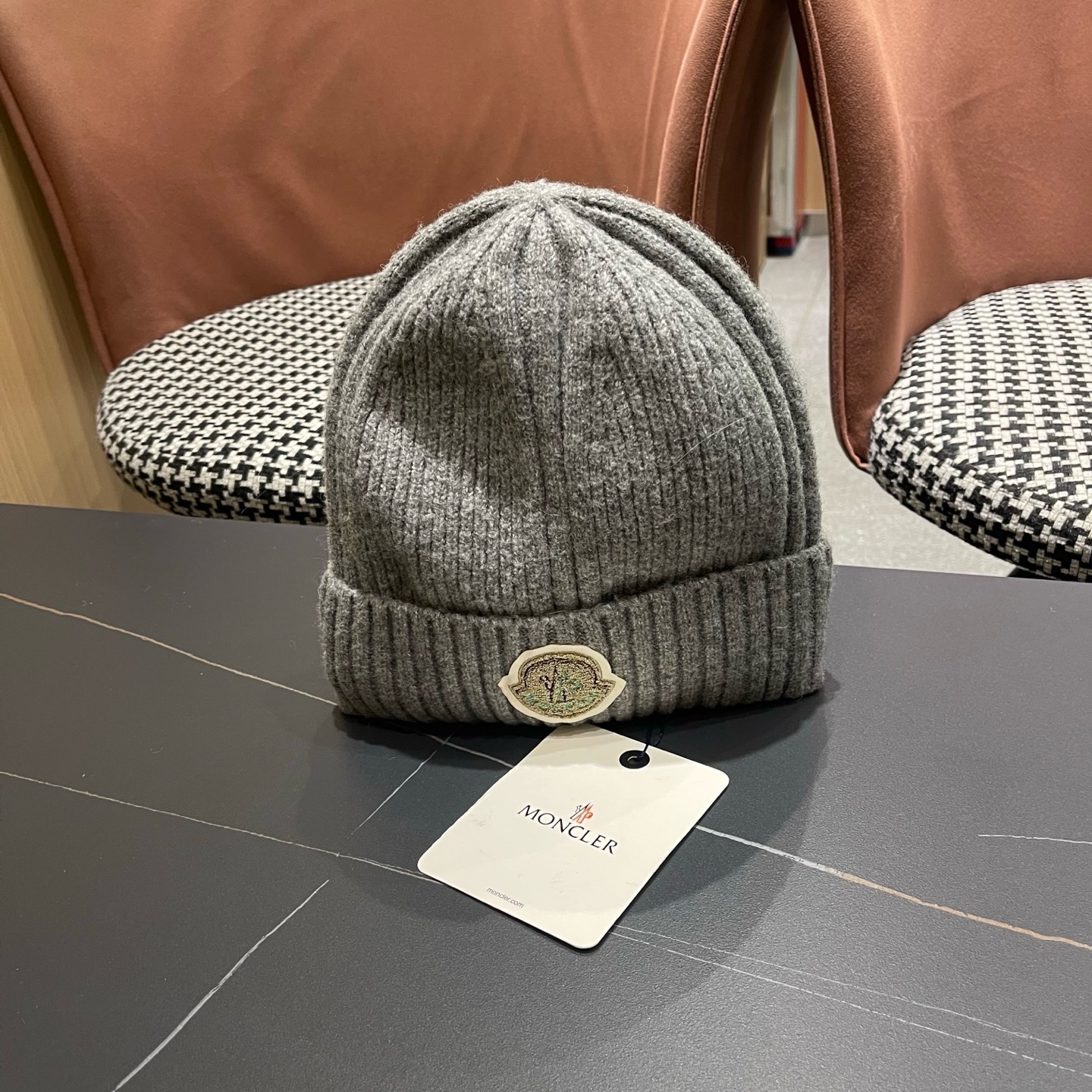 MONCLER（蒙口）秋冬季新款毛线帽户外休闲保暖套头帽弹力针织帽男女款冷帽子