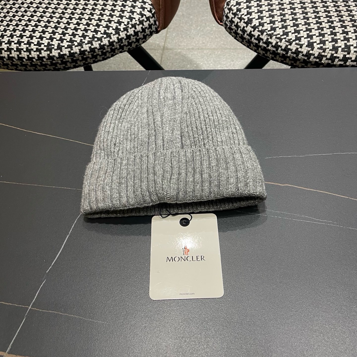 MONCLER（蒙口）秋冬季新款毛线帽户外休闲保暖套头帽弹力针织帽男女款冷帽子