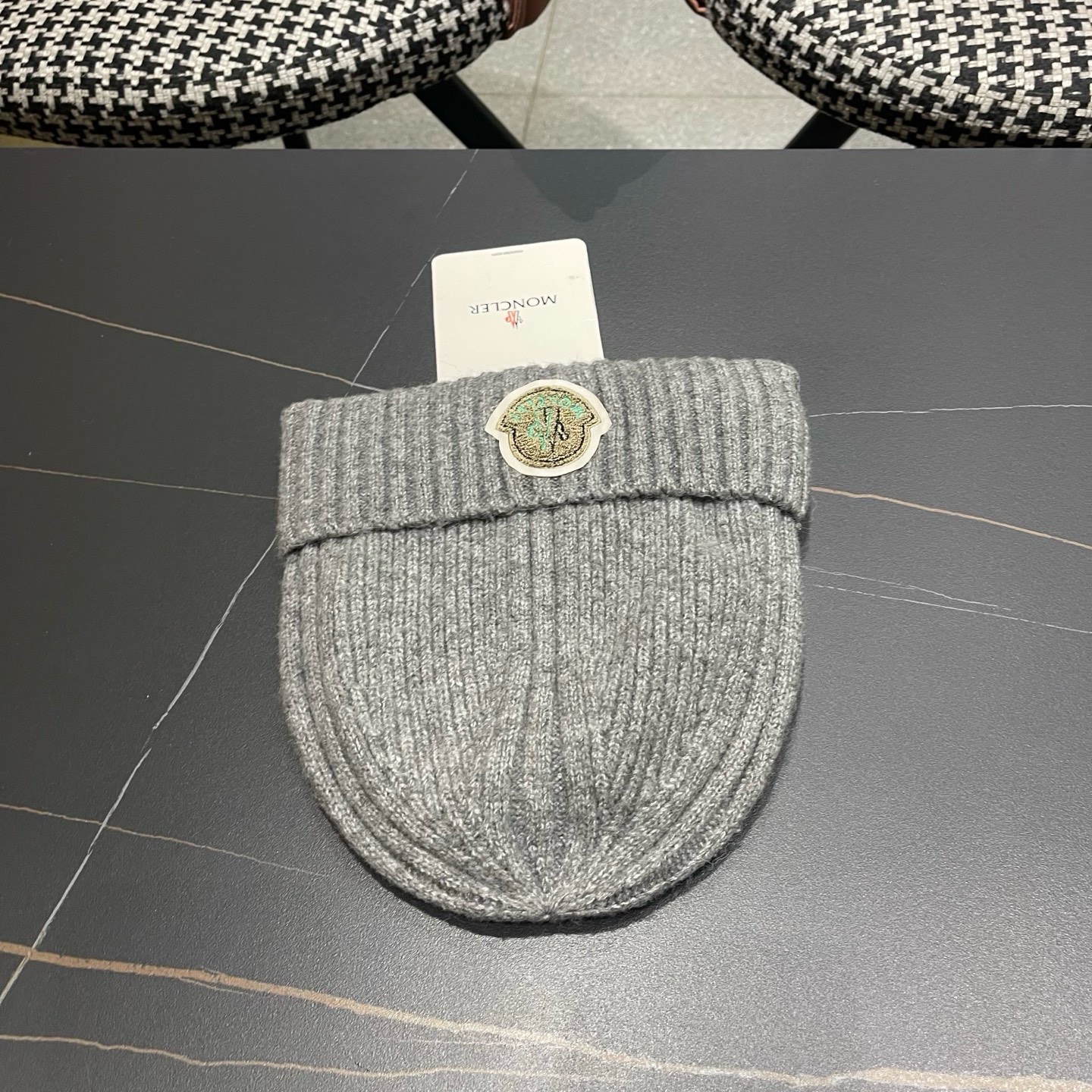 MONCLER（蒙口）秋冬季新款毛线帽户外休闲保暖套头帽弹力针织帽男女款冷帽子