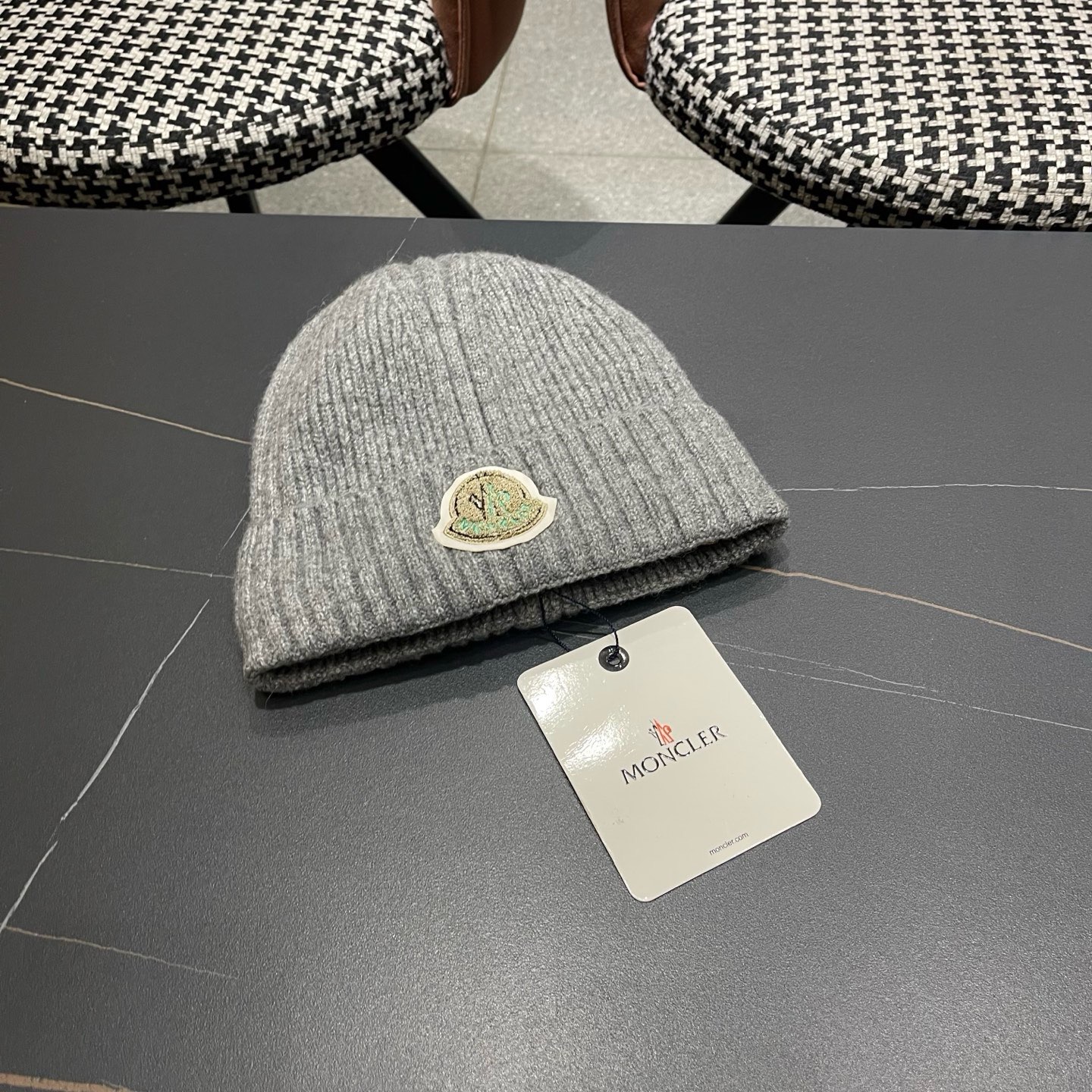 MONCLER（蒙口）秋冬季新款毛线帽户外休闲保暖套头帽弹力针织帽男女款冷帽子