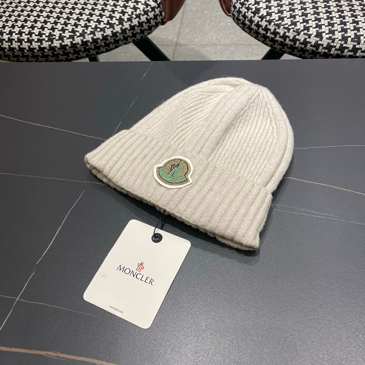 MONCLER（蒙口）秋冬季新款毛线帽户外休闲保暖套头帽弹力针织帽男女款冷帽子