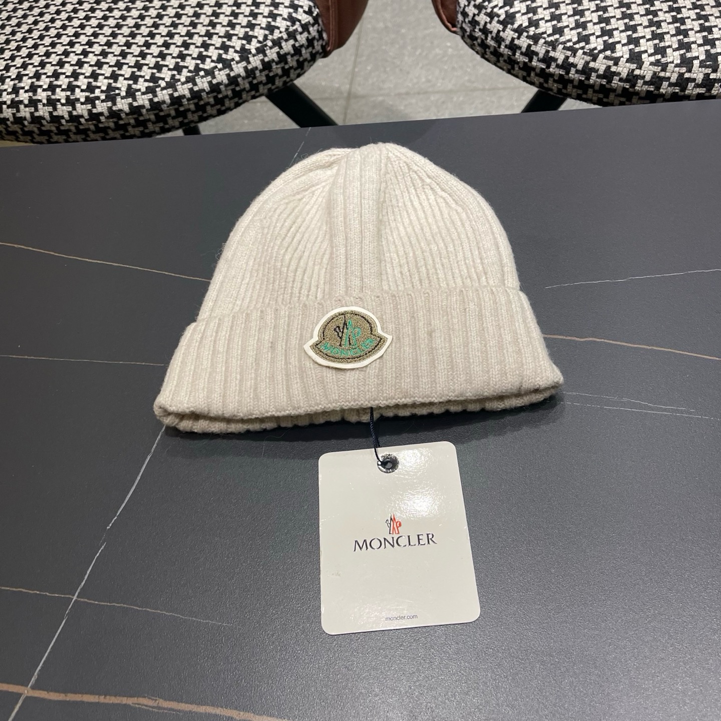 MONCLER（蒙口）秋冬季新款毛线帽户外休闲保暖套头帽弹力针织帽男女款冷帽子