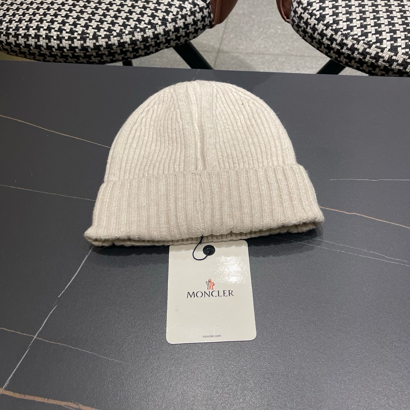 MONCLER（蒙口）秋冬季新款毛线帽户外休闲保暖套头帽弹力针织帽男女款冷帽子