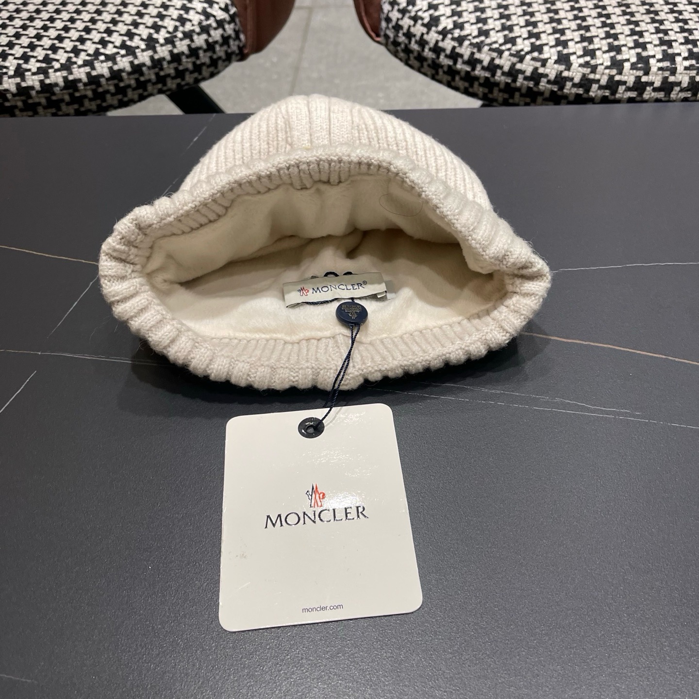 MONCLER（蒙口）秋冬季新款毛线帽户外休闲保暖套头帽弹力针织帽男女款冷帽子