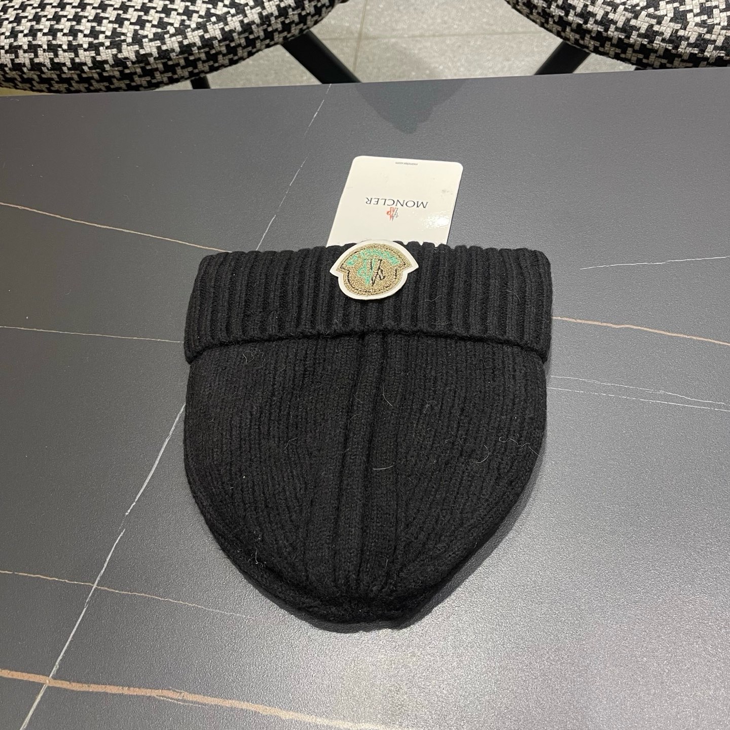 MONCLER（蒙口）秋冬季新款毛线帽户外休闲保暖套头帽弹力针织帽男女款冷帽子