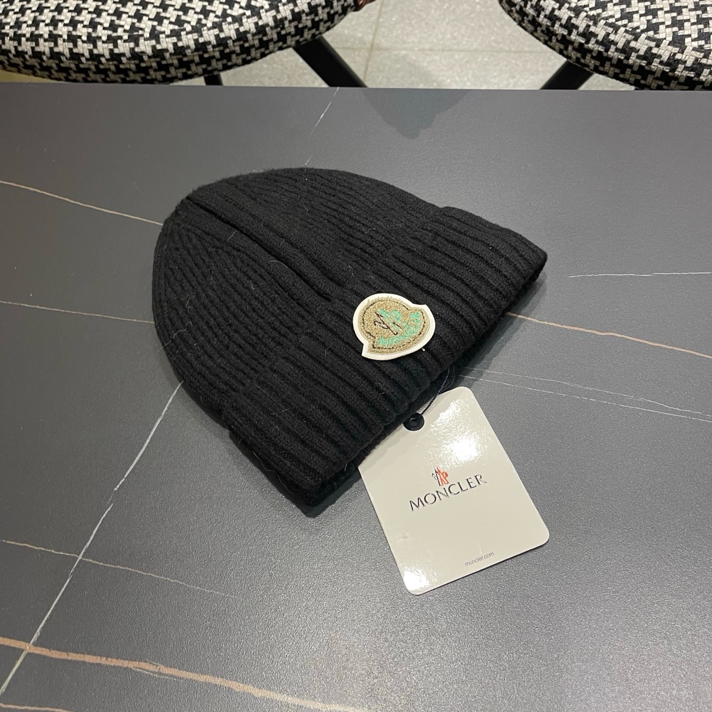 MONCLER（蒙口）秋冬季新款毛线帽户外休闲保暖套头帽弹力针织帽男女款冷帽子