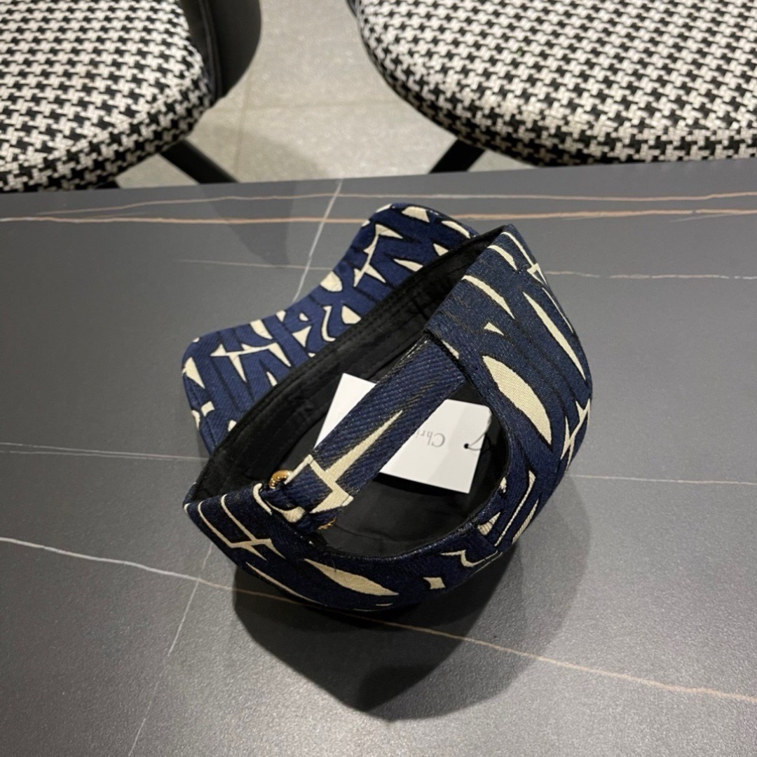 Dior 迪奥新款原单棒球帽， 精致純也格调很有感觉，专柜断货热门，质量超赞
