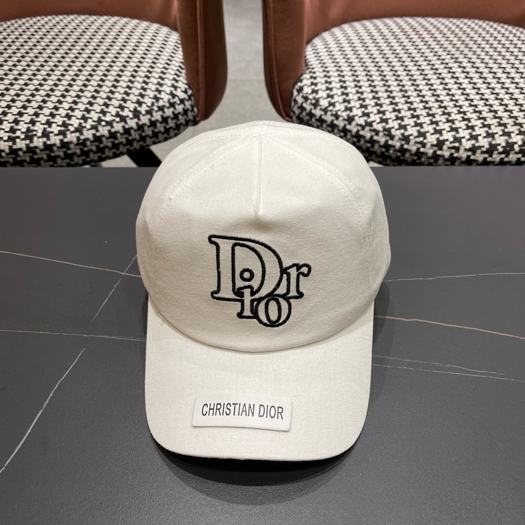 Dior(迪奥)新款原单刺绣棒球帽， 专柜热门新款，1:1开模订制，原版帆布料纯棉内里，轻盈透气！质量超