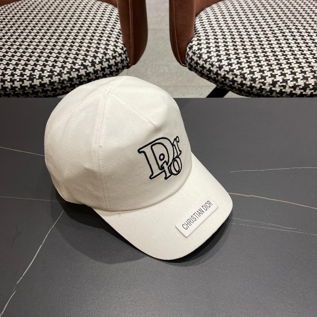 Dior(迪奥)新款原单刺绣棒球帽， 专柜热门新款，1:1开模订制，原版帆布料纯棉内里，轻盈透气！质量超