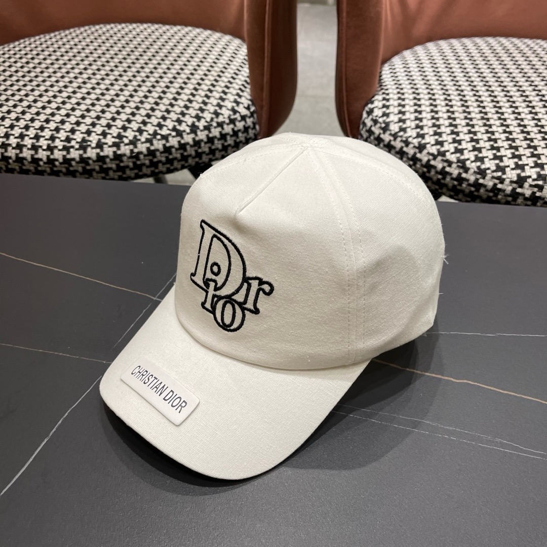 Dior(迪奥)新款原单刺绣棒球帽， 专柜热门新款，1:1开模订制，原版帆布料纯棉内里，轻盈透气！质量超