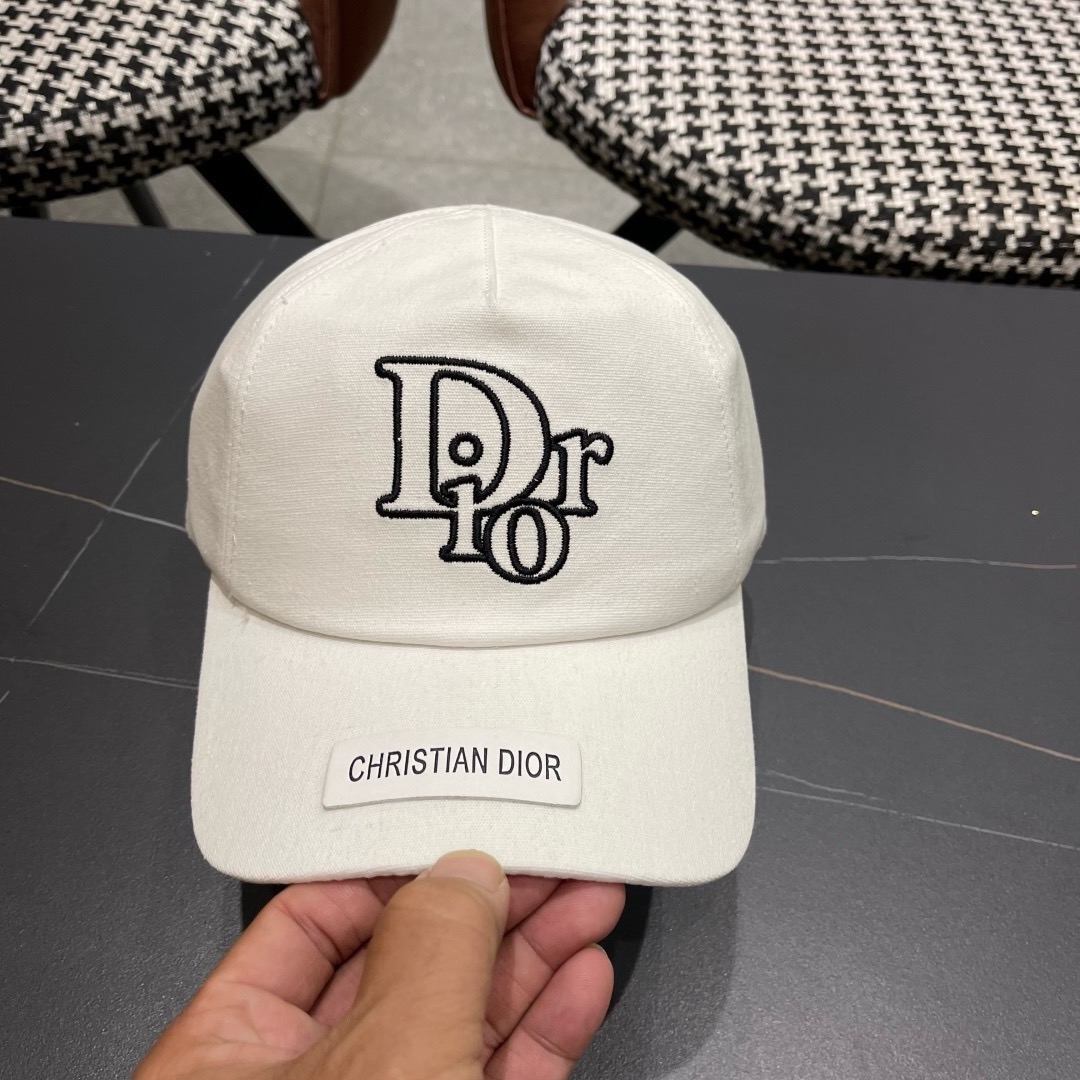 Dior(迪奥)新款原单刺绣棒球帽， 专柜热门新款，1:1开模订制，原版帆布料纯棉内里，轻盈透气！质量超