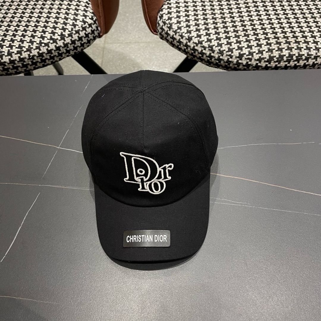Dior(迪奥)新款原单刺绣棒球帽， 专柜热门新款，1:1开模订制，原版帆布料纯棉内里，轻盈透气！质量超
