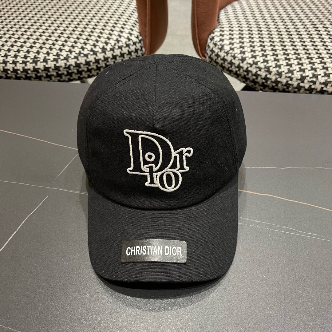 Dior(迪奥)新款原单刺绣棒球帽， 专柜热门新款，1:1开模订制，原版帆布料纯棉内里，轻盈透气！质量超