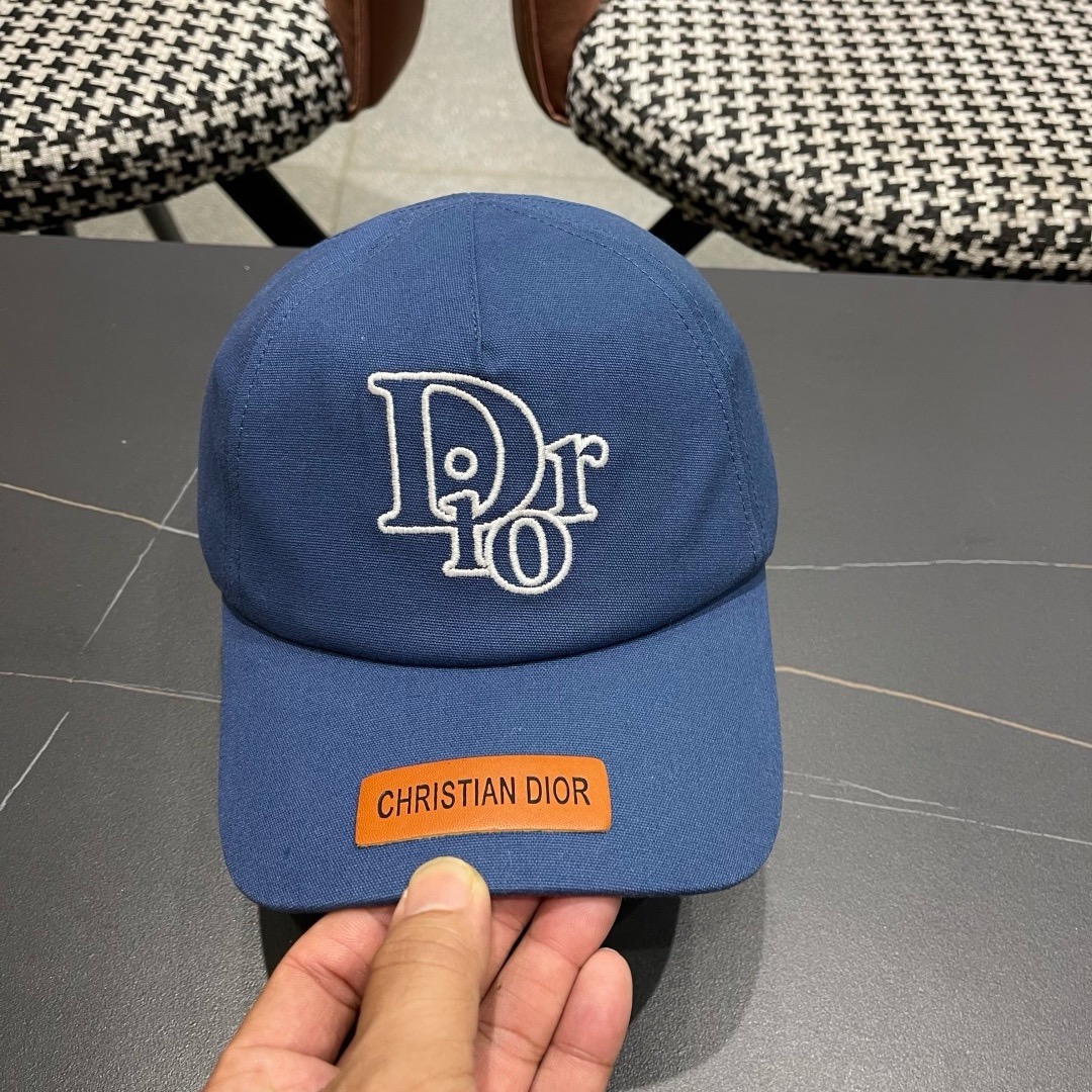 Dior(迪奥)新款原单刺绣棒球帽， 专柜热门新款，1:1开模订制，原版帆布料纯棉内里，轻盈透气！质量超