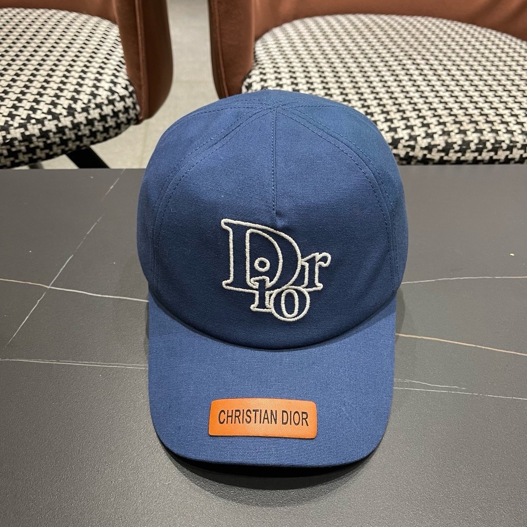 Dior(迪奥)新款原单刺绣棒球帽， 专柜热门新款，1:1开模订制，原版帆布料纯棉内里，轻盈透气！质量超