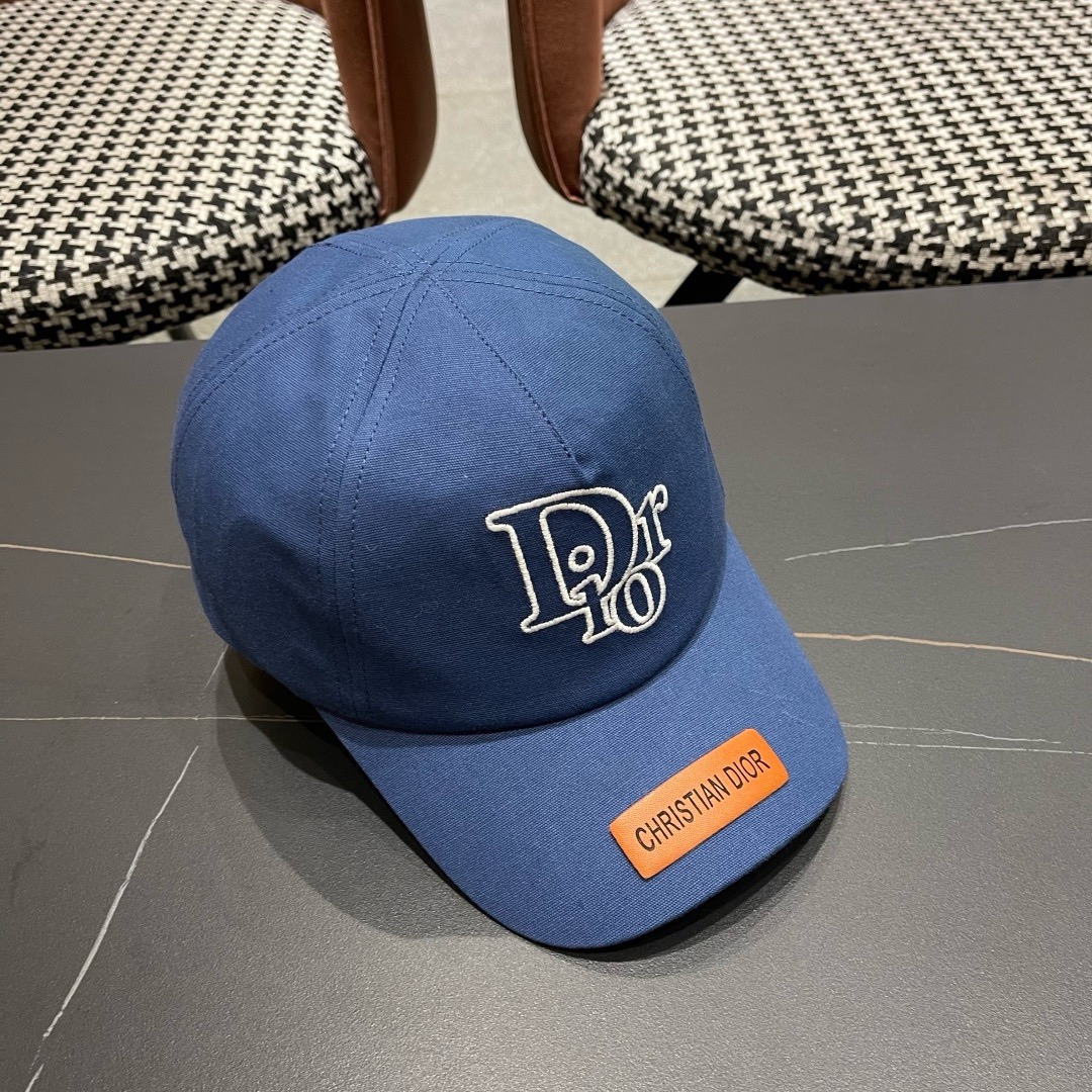 Dior(迪奥)新款原单刺绣棒球帽， 专柜热门新款，1:1开模订制，原版帆布料纯棉内里，轻盈透气！质量超