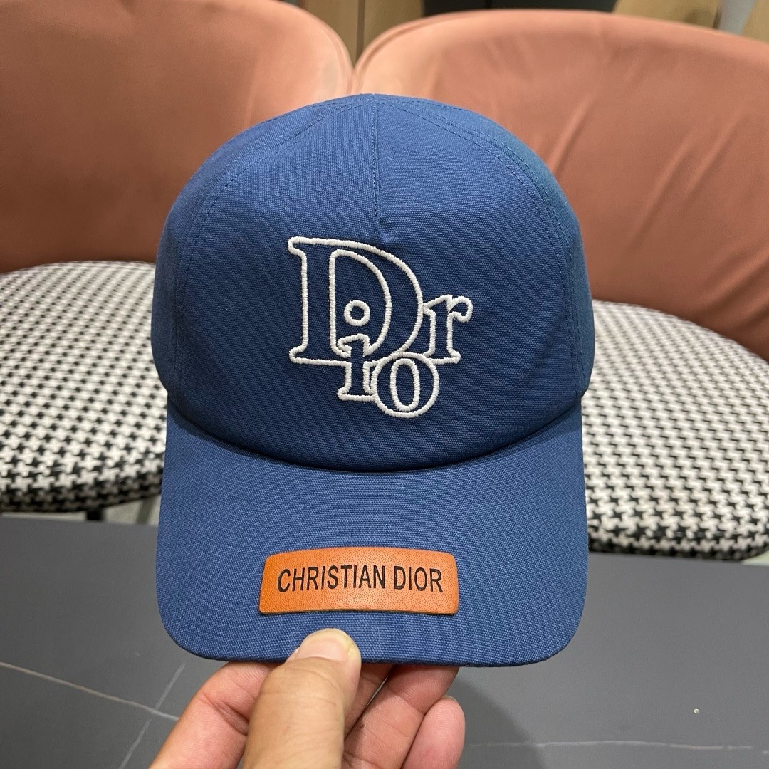 Dior(迪奥)新款原单刺绣棒球帽， 专柜热门新款，1:1开模订制，原版帆布料纯棉内里，轻盈透气！质量超