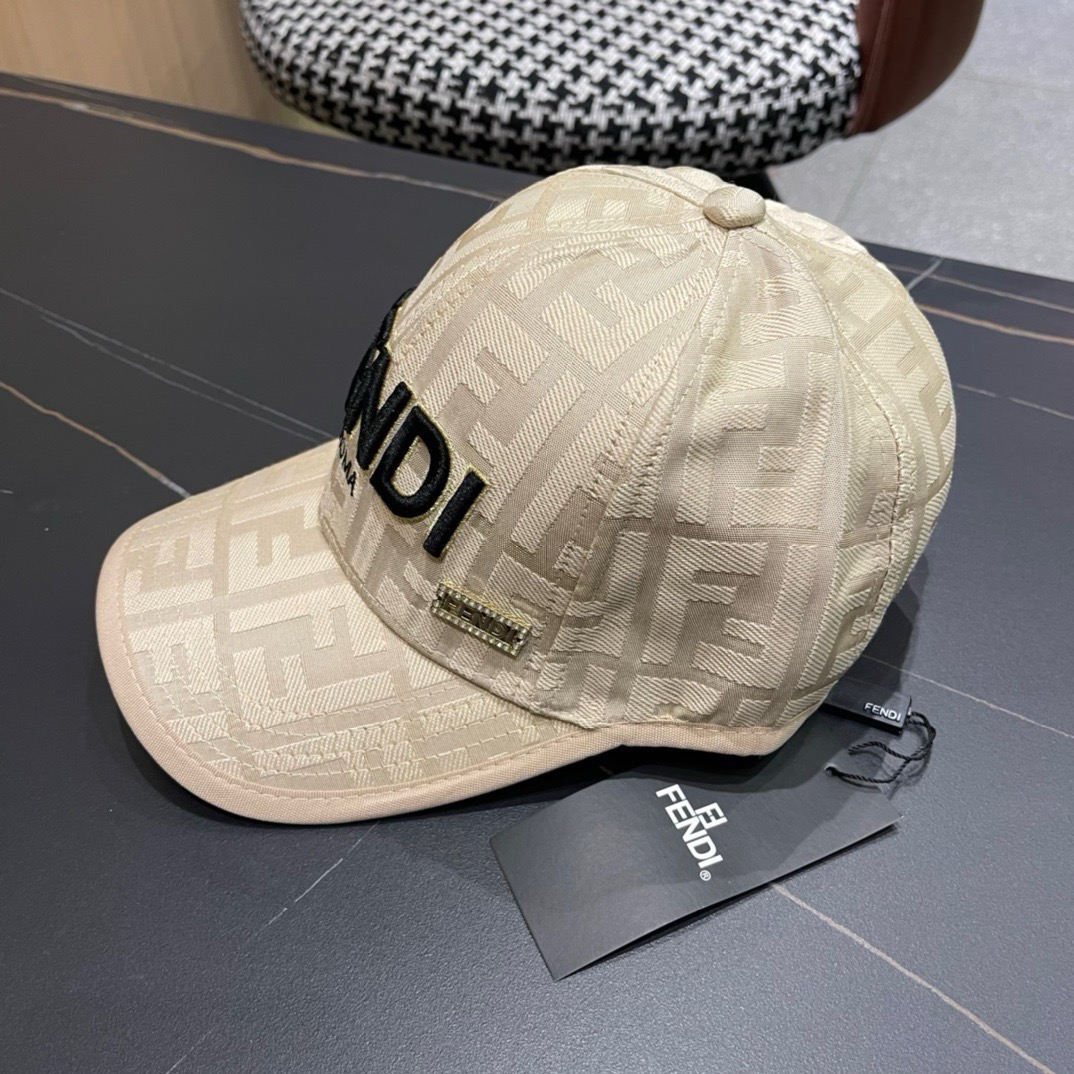 FENDI芬迪，新品棒球帽 代购版本！时尚潮流，高端做工！非一般的品质，细节看实拍哦