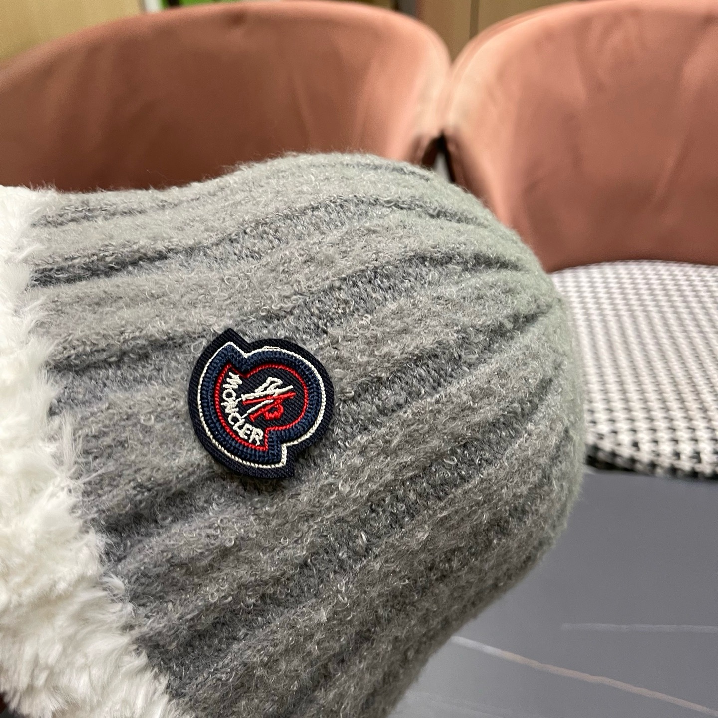 MONCLER（蒙口）拼色帽边毛绒渔夫帽子秋冬季保暖时尚百搭女大头围显脸小休闲盆帽