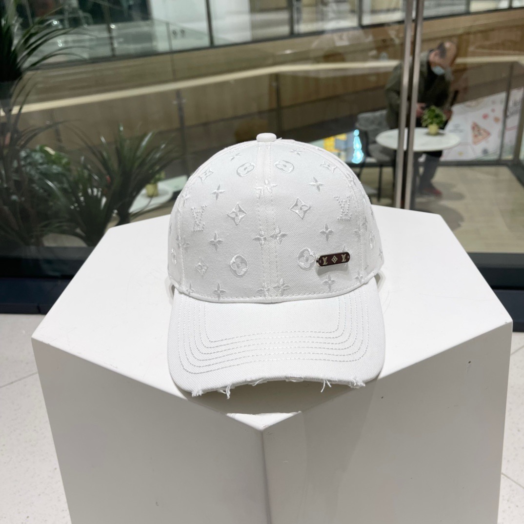 上新！路易威登 LouisVuitton 😍新款LV棒球帽，重工打造♥️早春系列高端大气，百搭款🤗男女通