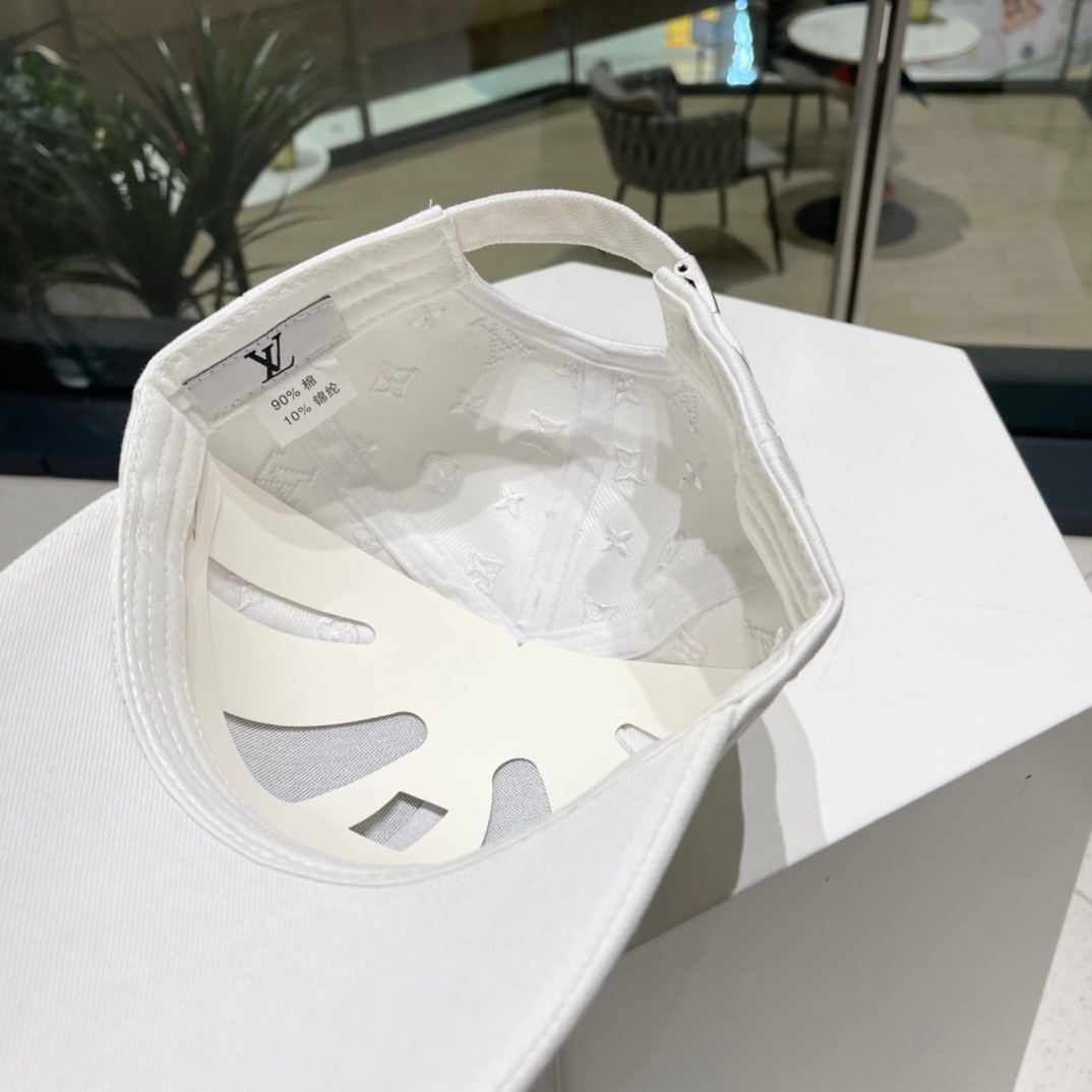 上新！路易威登 LouisVuitton 😍新款LV棒球帽，重工打造♥️早春系列高端大气，百搭款🤗男女通