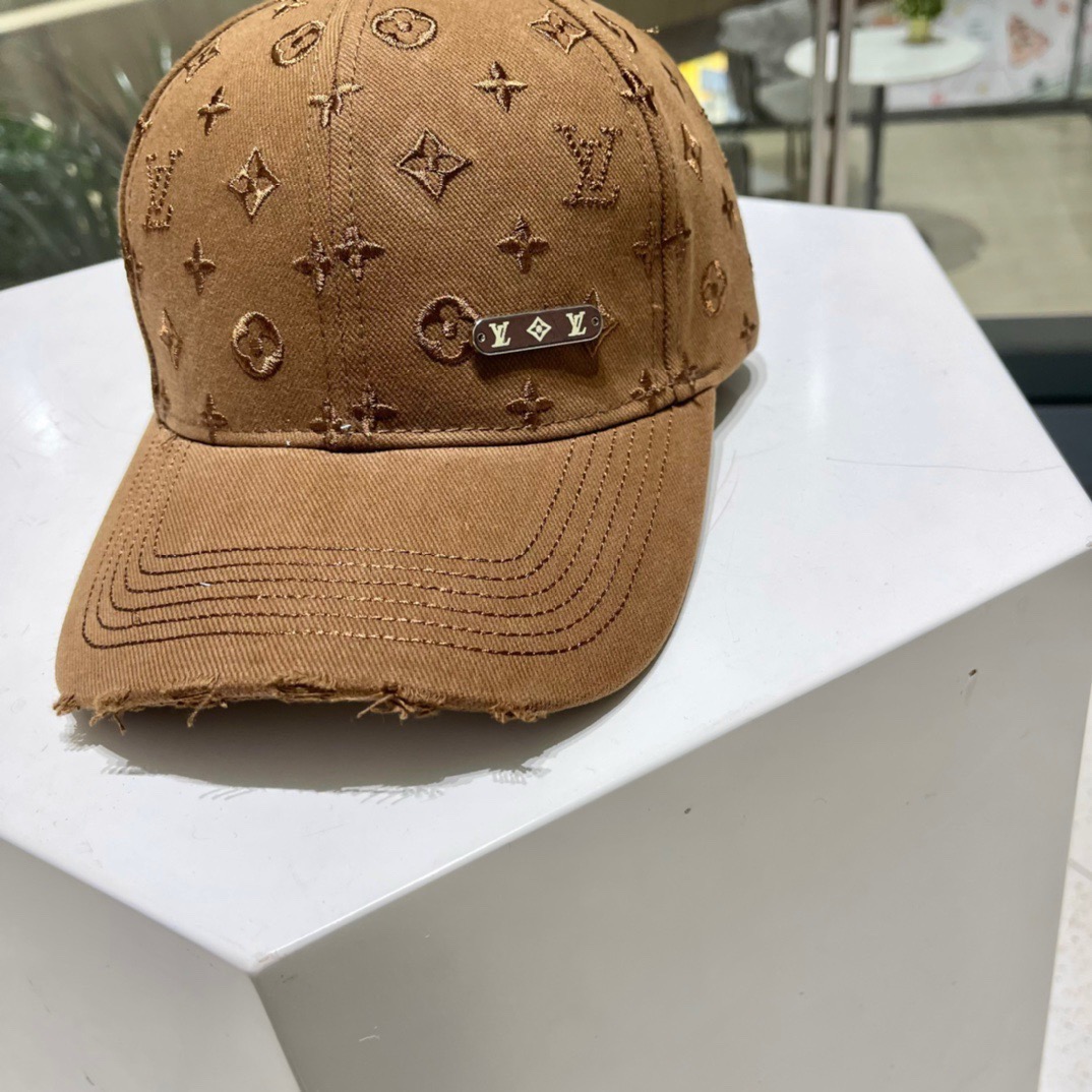 上新！路易威登 LouisVuitton 😍新款LV棒球帽，重工打造♥️早春系列高端大气，百搭款🤗男女通